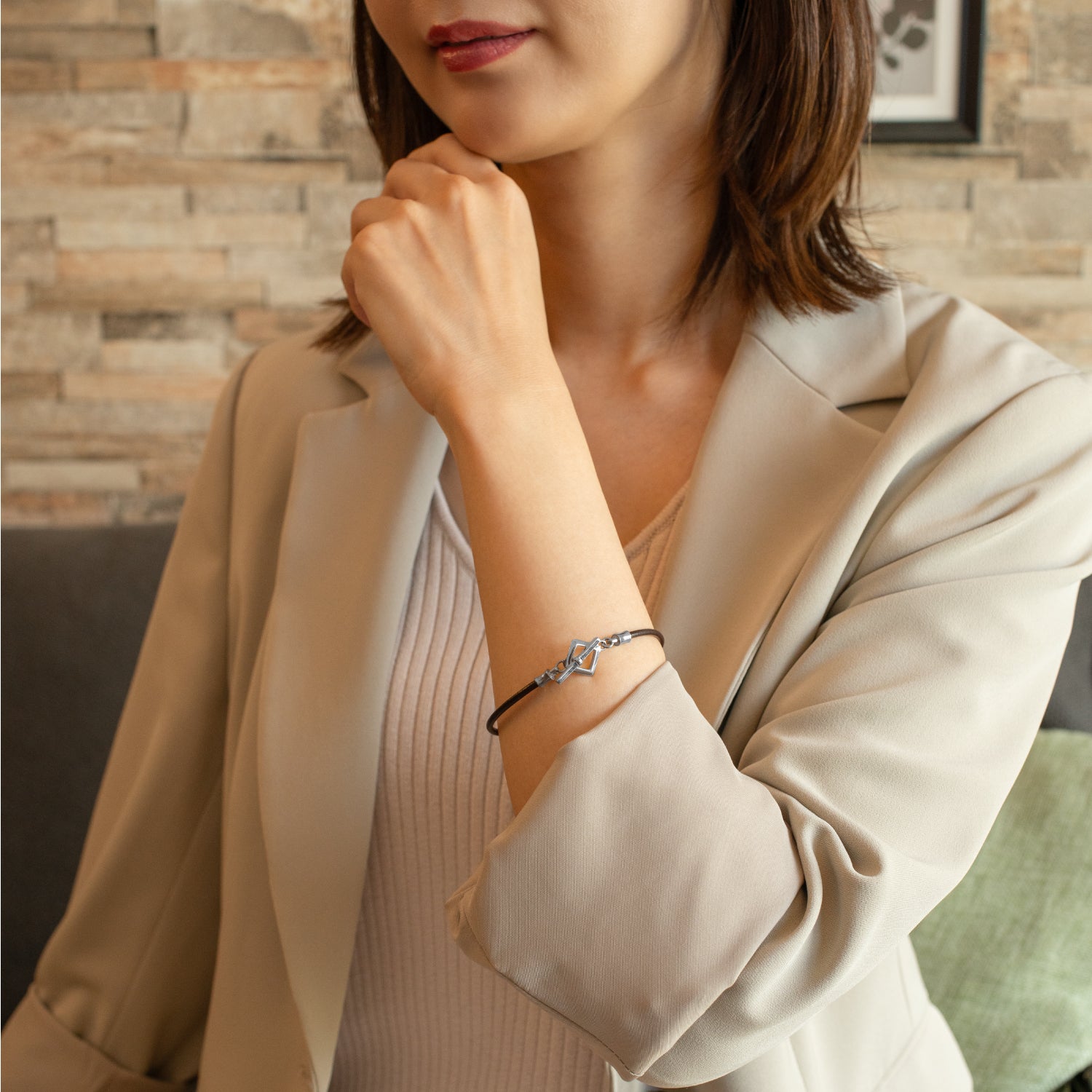 Leather Mantel Bracelet Silver