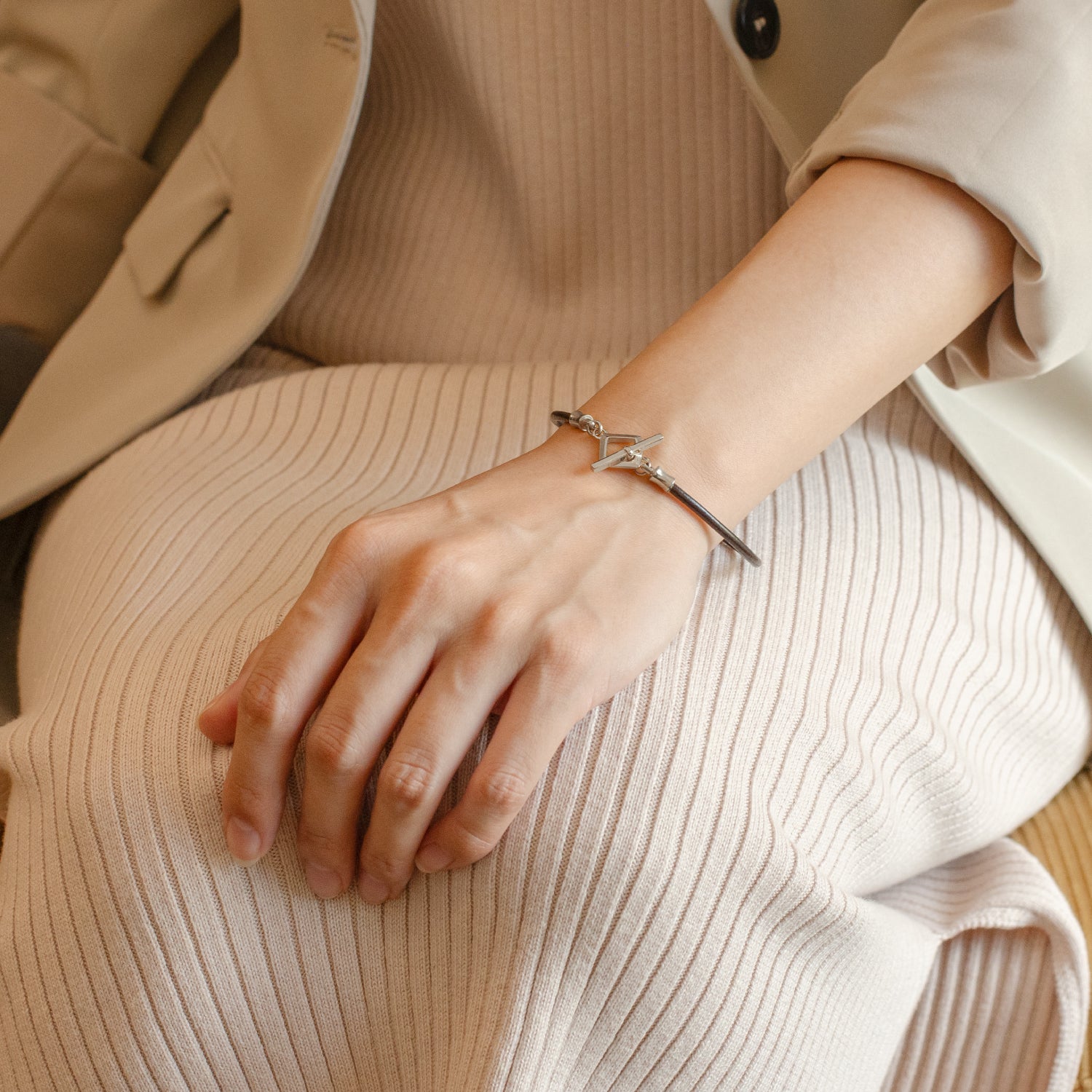 Leather Mantel Bracelet Silver