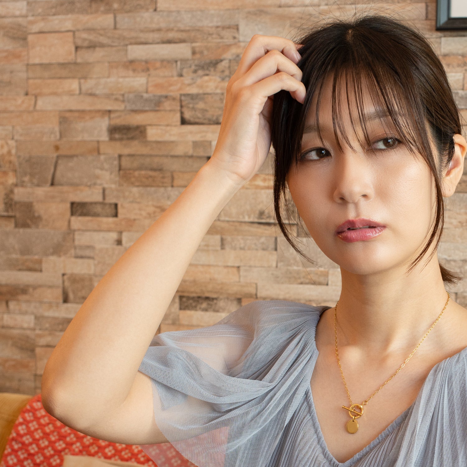 Mantel Oval Necklace Gold